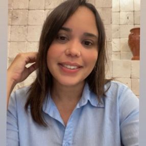 Lorena, Babysitter in Salvador