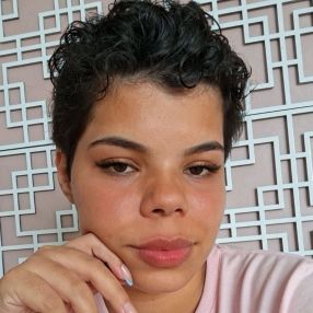 Thaiza, Babá em Registro