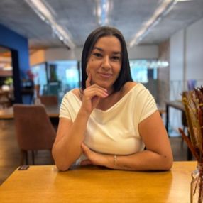 Katllyn, Babysitter in Jaraguá do Sul