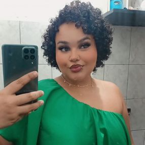 Nicole, Babá em Mesquita