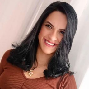 Larissa, Babá em Mongaguá