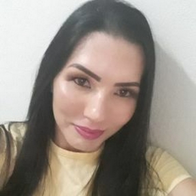 Nadia, Babá em Araguari