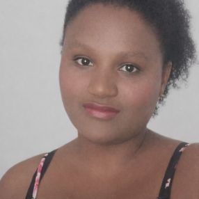 Ana, Babá em Betim