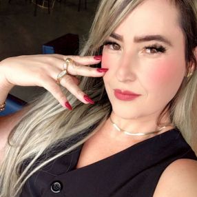 Aparecida, Babá em Betim