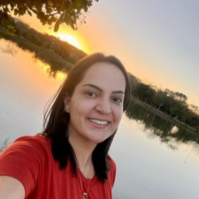 Dennia, Família em Goiânia
