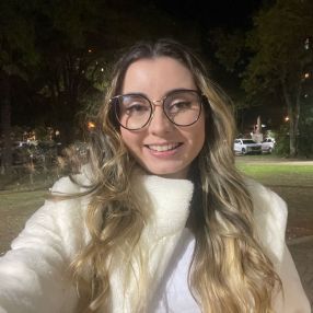 Vitória, Babá em Botucatu