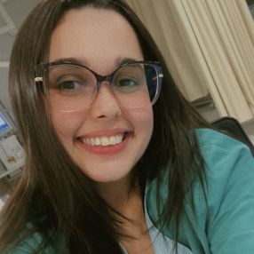 Larissa Ap., Babá em Itajaí