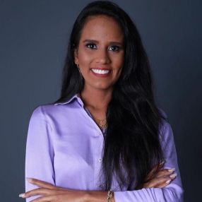 Mariana, Babá em Camaçari