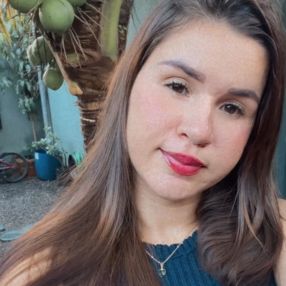 Amanda, Babá em Trindade