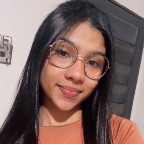 Lorrayne, Babysitter in Pederneiras