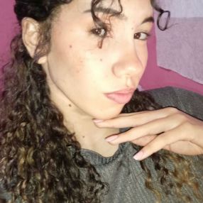 Ana, Babysitter in Açailândia