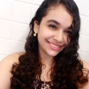 Maria Clara, Babá em Altos
