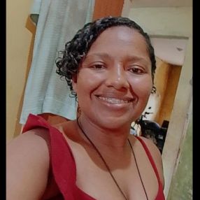 Elizabete, Babysitter in Extremoz