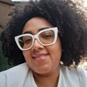 Jaqueline, Babá em Arujá