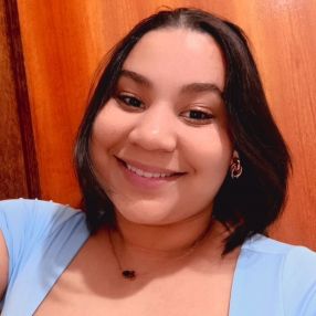 Suellen, Babá em Caratinga