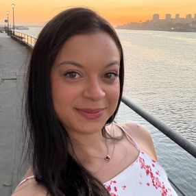 Ariadna, Babysitter in Maceió