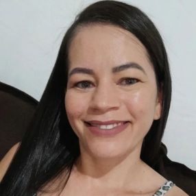 Edina, Babá em Agrestina
