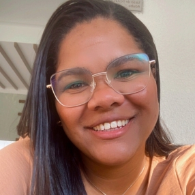 Larissa, Babá em São José dos Campos