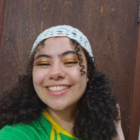 Suellen, Babá em Viçosa