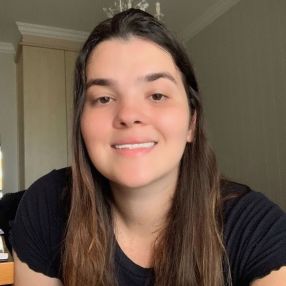 Ana Beatriz, Babysitter in Santos