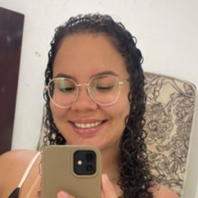 Julia, Babysitter in Lauro de Freitas