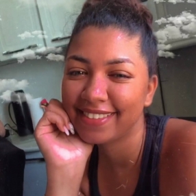 Larissa, Babá em Serra