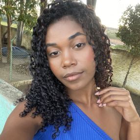 Ariane, Babá em Barra do Choça