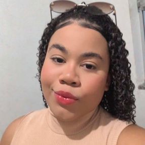 Tiffany, Babá em Nova Serrana
