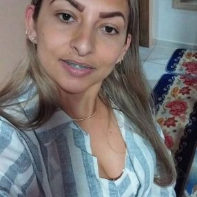 Gabriela constante de, Babá em Laguna