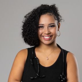 Flávia, Babá em Brasília