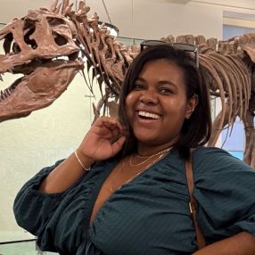 Carla, Babá em Poços de Caldas