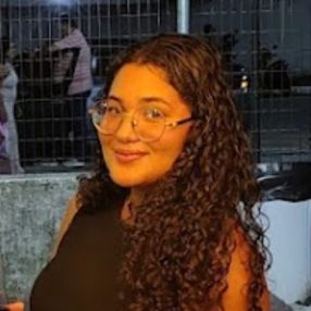 Laura, Babá em Pedra Preta