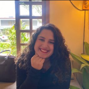 Bianca, Babysitter in Joinville