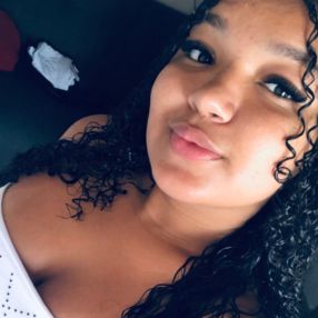 Nalanda Kelly, Babá em Praia de Fagundes