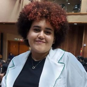 Safira Helen, Babá em Goiana