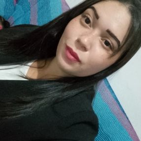 Sabrina, Babá em Viçosa