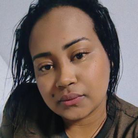 Ana, Babá em Várzea Grande