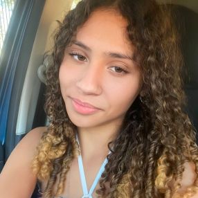 Yasmim, Babá em Alumínio