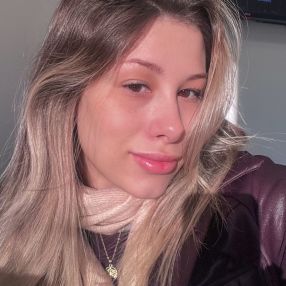 Alexandra, Babá em Portão