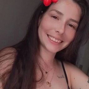 Bruna, Babá em São Francisco do Sul