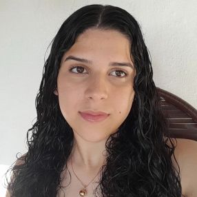 Alzira, Babá em Queimadas
