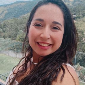 Julie, Babá em Cruzeiro