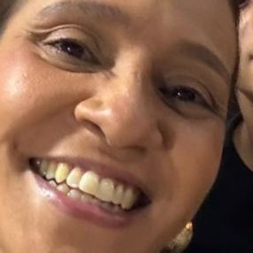 Flávia, Babá em Ipatinga