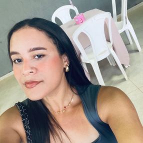 Ju, Babysitter in Açailândia