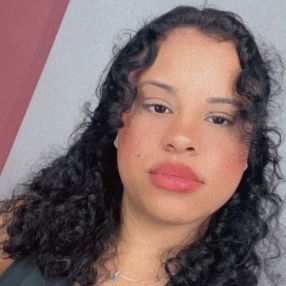 Karina, Babá em Raposos