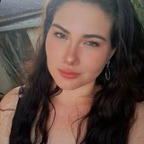 Gabrielly, Babá em Jacarezinho