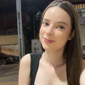 Juliany, Babysitter in Paracambi