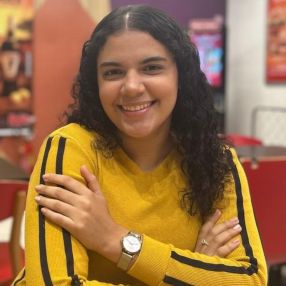 Márcia, Babá em Pombos
