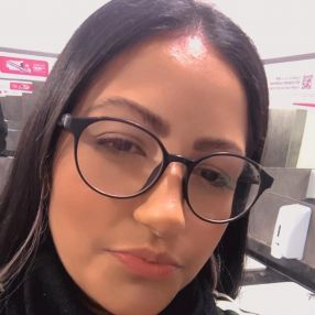 Lauriane, Babá em Suzano