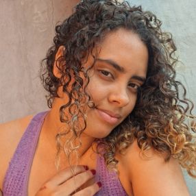 Alice, Babá em Cristalina